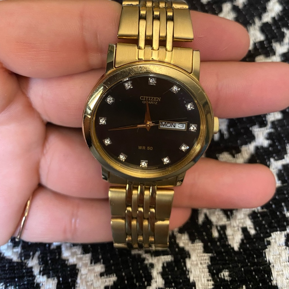 citizen woman watch